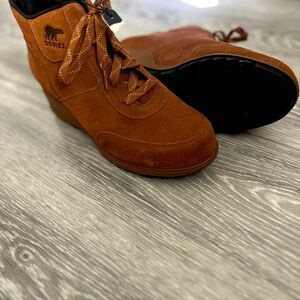 Women’s SOREL Boots Brand New Never Worn size 9.5